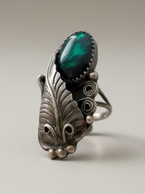 Rare green Tigers Eye artisan vintage silver ornate ring